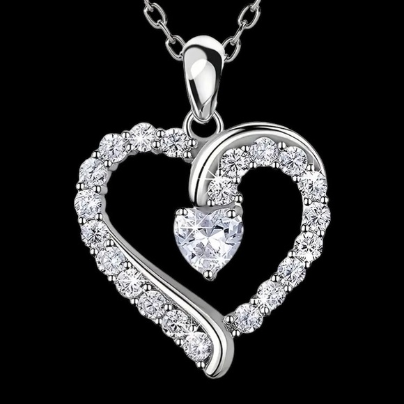 Exquisite Diamond Heart Silver Toned Neckace - Picture 5 of 5